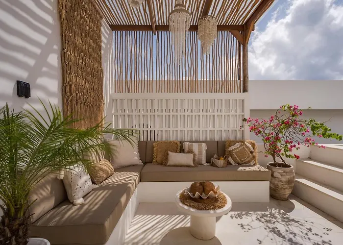 Brand New With Rooftop Jacuzzi - Bingin * بيتْشاتو