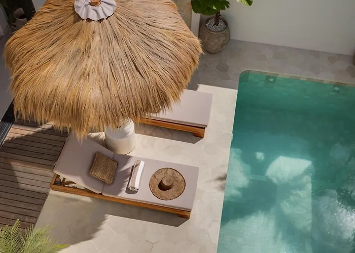 Brand New With Rooftop Jacuzzi - Bingin * بيتْشاتو