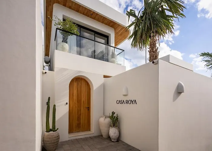 فيلة Brand New With Rooftop Jacuzzi - Bingin